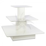 Island-style display with three heights in lacquered white