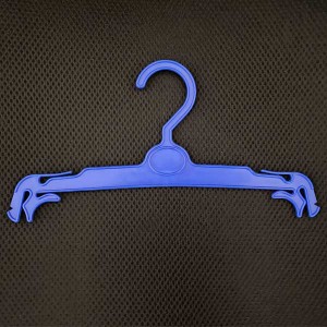Kleiderbügel für Dessous 27 cm. blauer Kunststoff