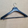 Plastic hanger with bar with big shoulder pads 42 or 45cm.