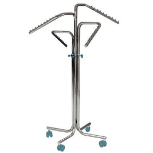 Column clothes stand with four adjustable indipendent overhanging arms inclined