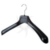 Tailoring plastic hanger with bar with big shoulder pads 45cm.