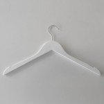 wooden hanger with notches 42 cm.